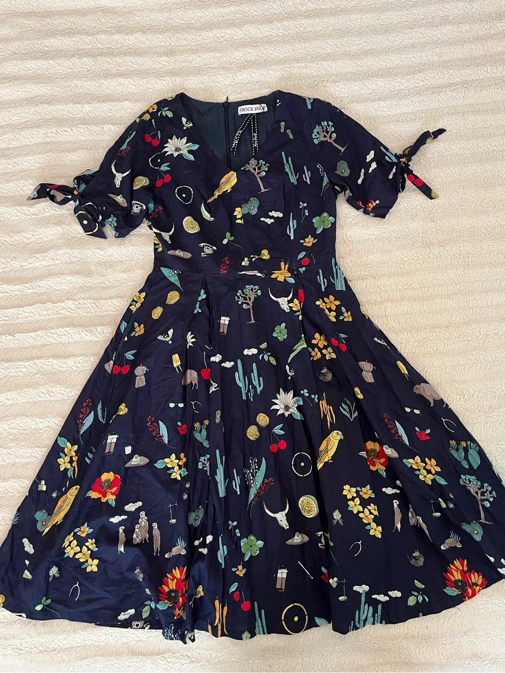 Frock Shop accents hidden